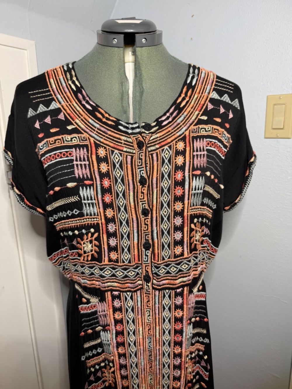 Johnny Was Effy Black Rayon Challis Heavily Embroidered Boho Maxi Dress Sz Large - Picture 4 of 9